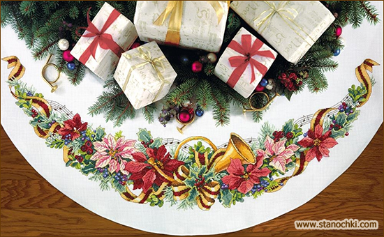 Dimensions Holiday Harmony Tree Skirt 70-08939         Dimensions The Golden Collection ()